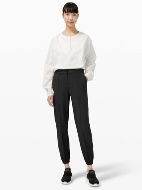 Lululemon Warpstreme High-Rise 7/8 Jogger in Black Size 28
